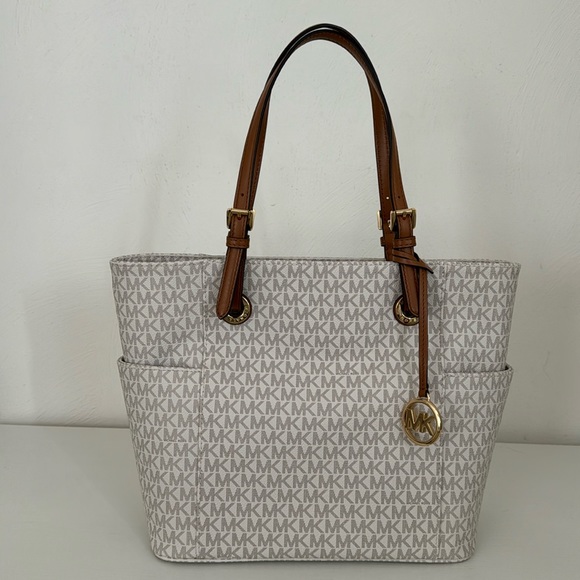 Michael Kors Jet Set Travel Medium East West Signature Monogram Tote - Picture 1 of 10